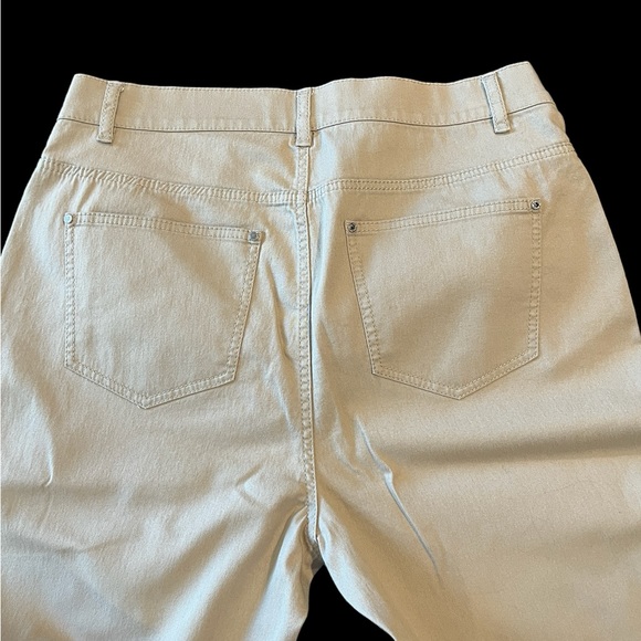 Lafayette 148 Thompson pant size 4 in tan color - Picture 3 of 5
